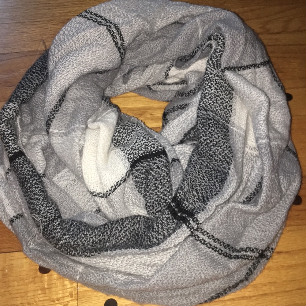Infinity scarf